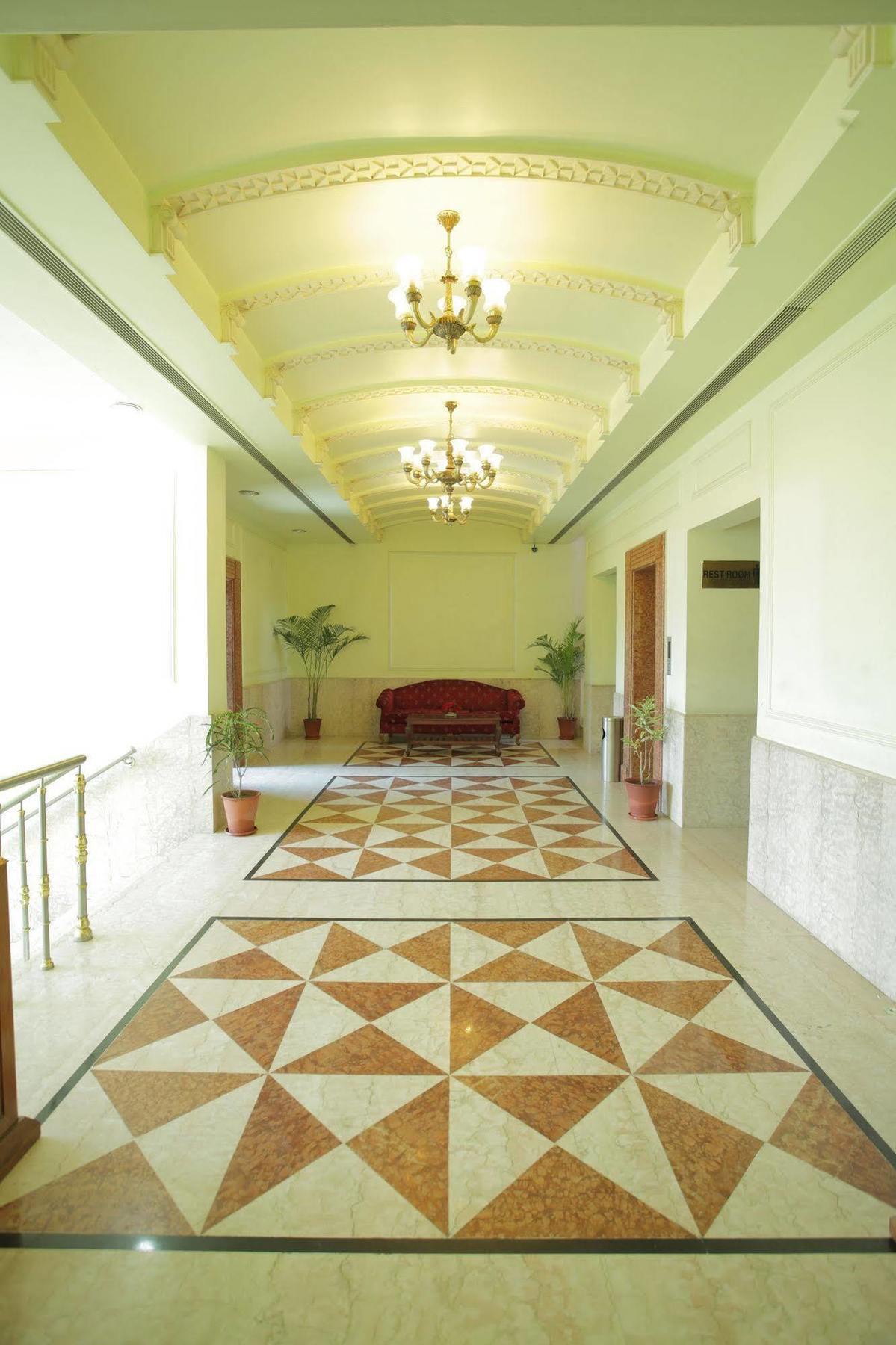 Hotel Om Tower Jaipur Exteriör bild